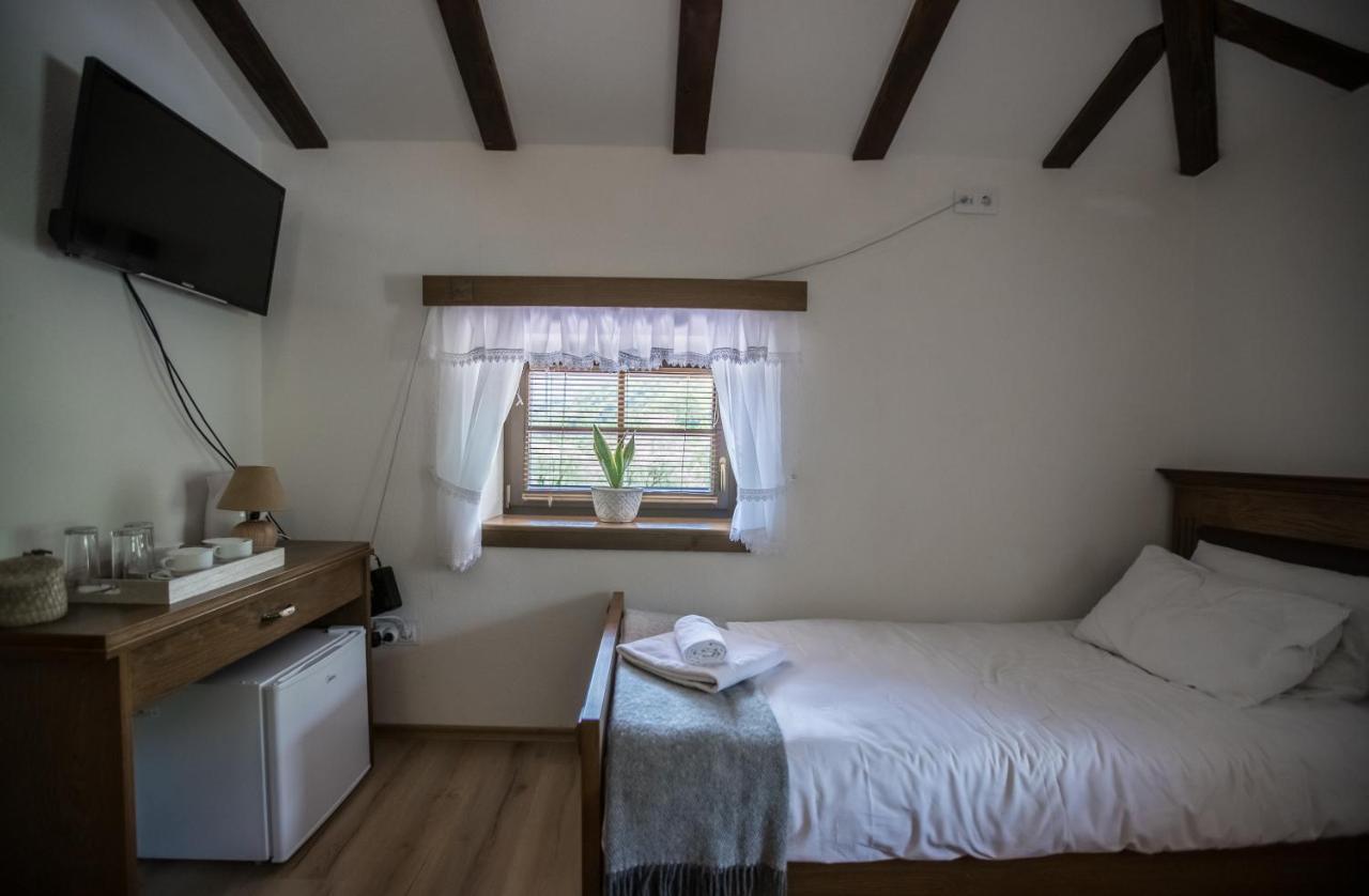 The House Of The Miyaks Hotel Rostusa Ngoại thất bức ảnh